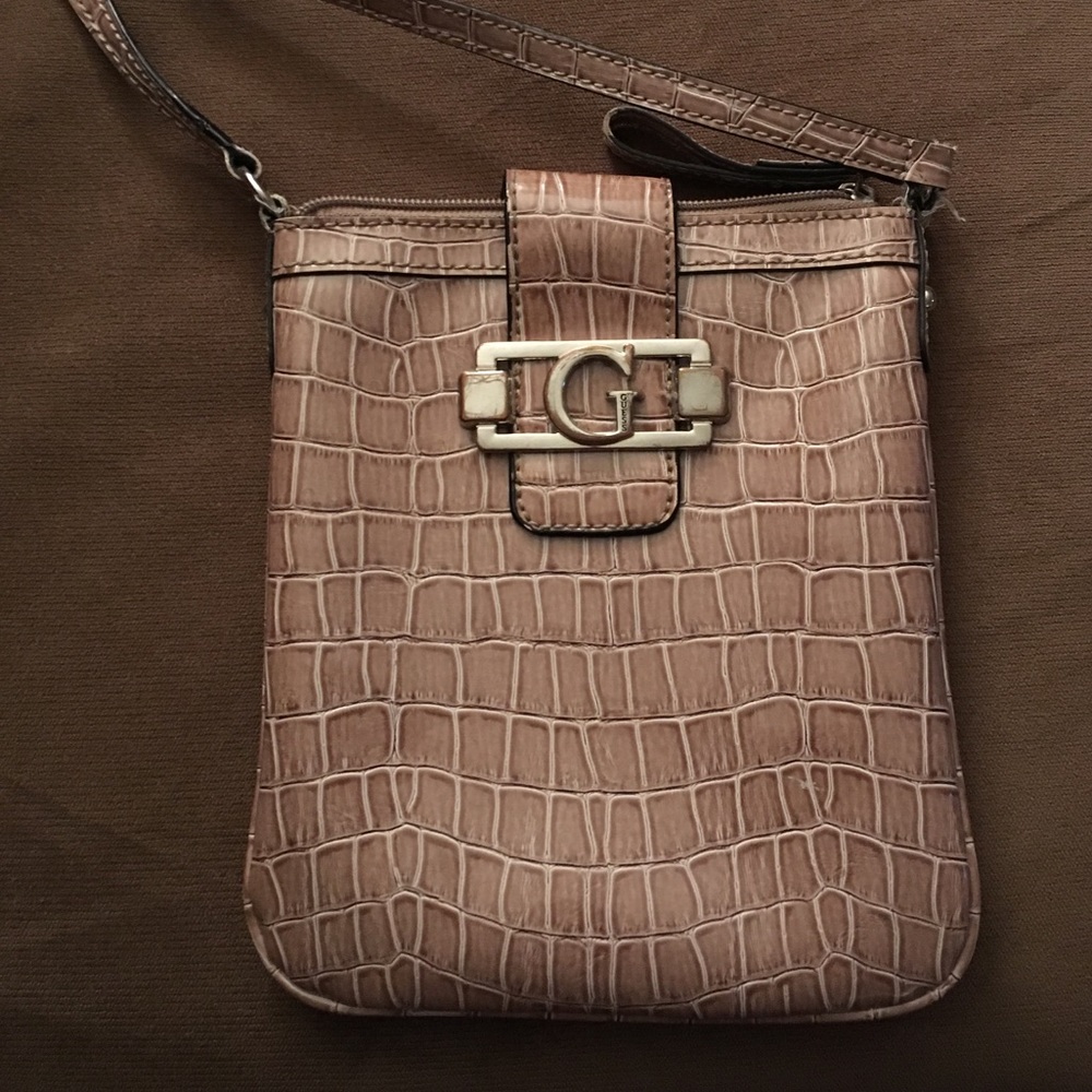 Guess Cross Body purse